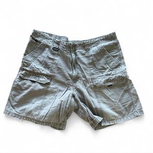 Wrangler Men's Cargo Shorts in Light Gray